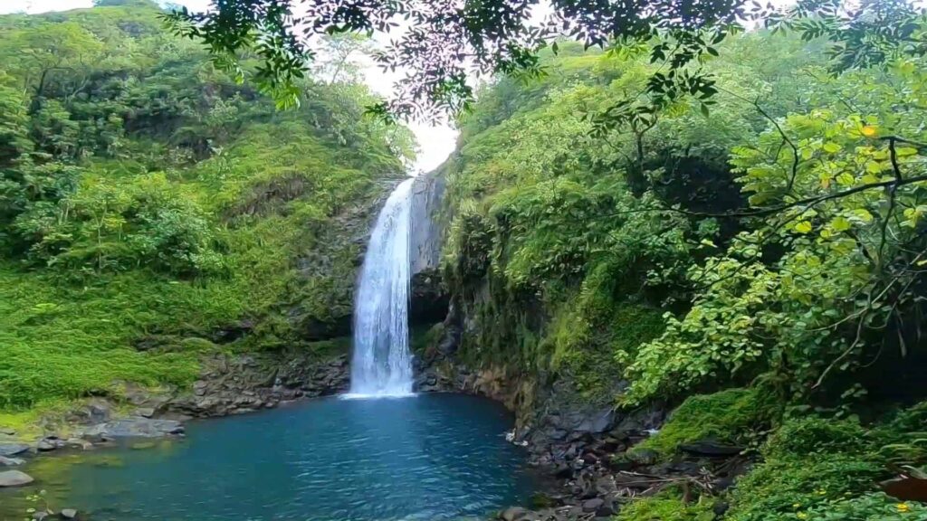 Maroto Waterfall flowing into pool