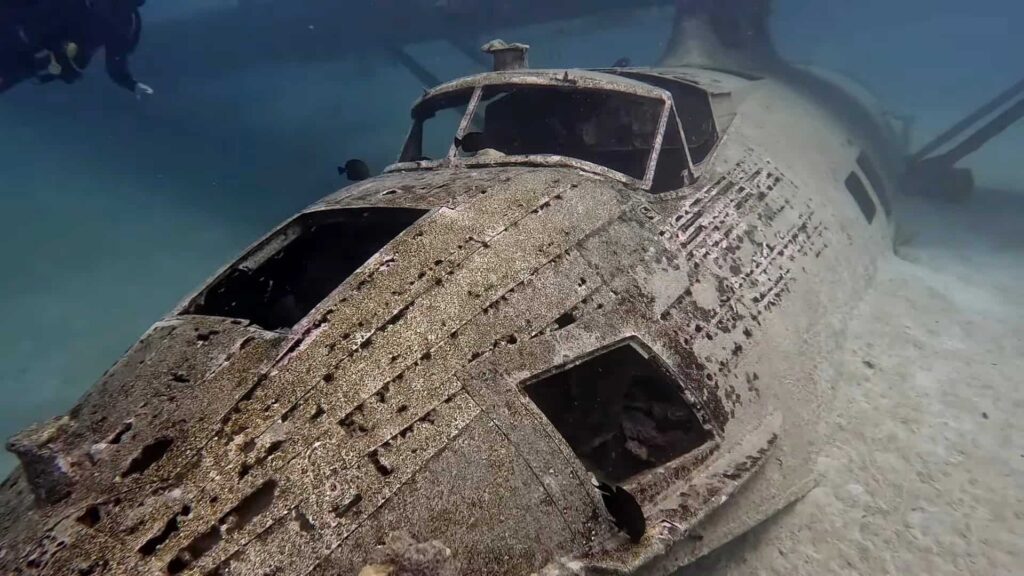 Catalina plane wreck at Les 3 Epaves site